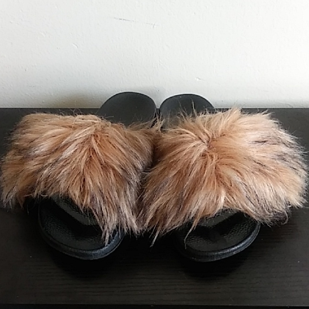 Faux Fur Fluffy Slippers - Black and Brown